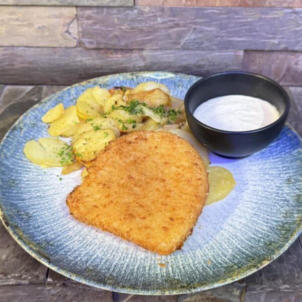 1. 120g Vyprážaný syr v panko strúhanke, 200g pečené zemiakové plátky, 50g dom. tat. omáčka (1,3,7,10)